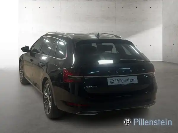 ŠKODA SUPERB (3/16)