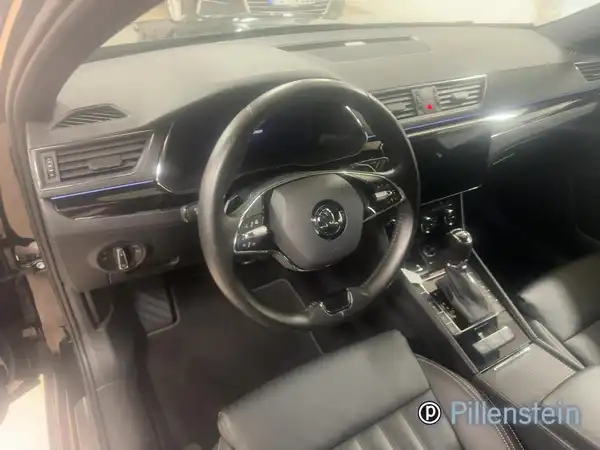 ŠKODA SUPERB (8/16)