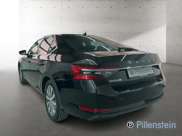 ŠKODA SUPERB (3/8)
