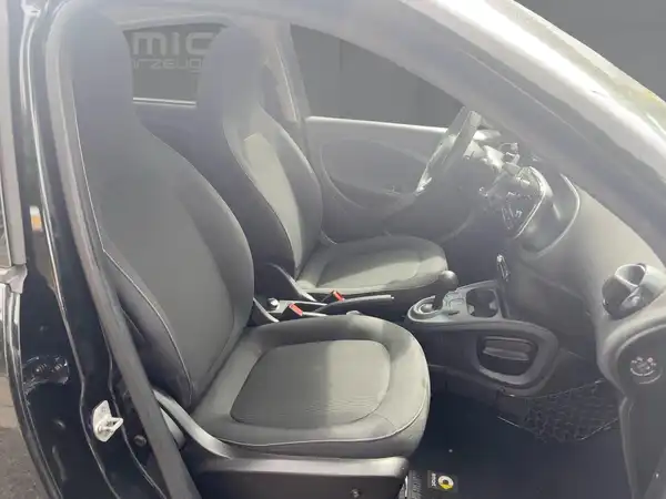 SMART FORFOUR (9/15)