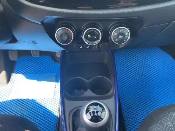 TOYOTA AYGO (14/15)