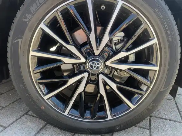 TOYOTA C-HR (7/15)