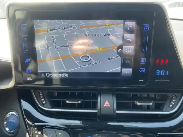 TOYOTA C-HR (10/15)