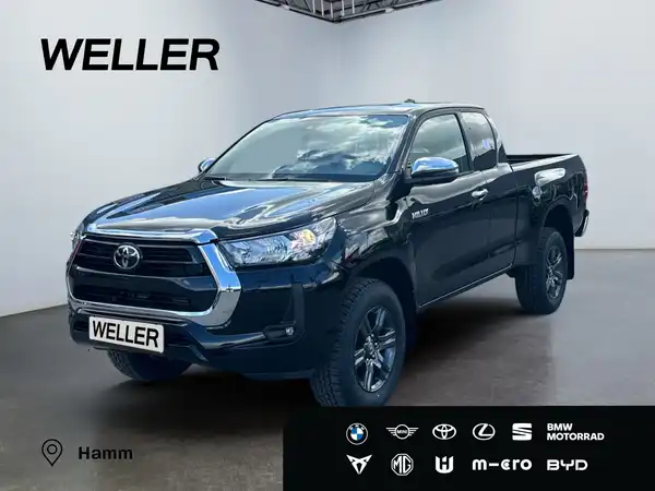 Second hand Toyota Hilux 2.4