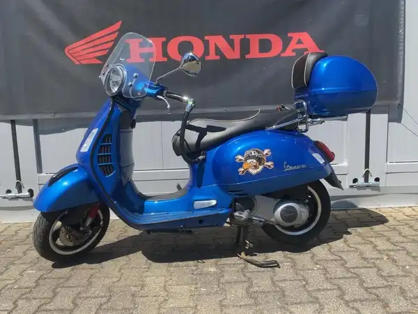 VESPA GTS300 Super (1/7)
