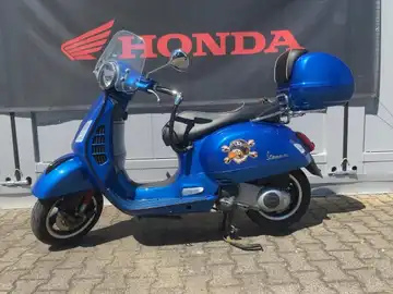 VESPA GTS300 Super (1/7)