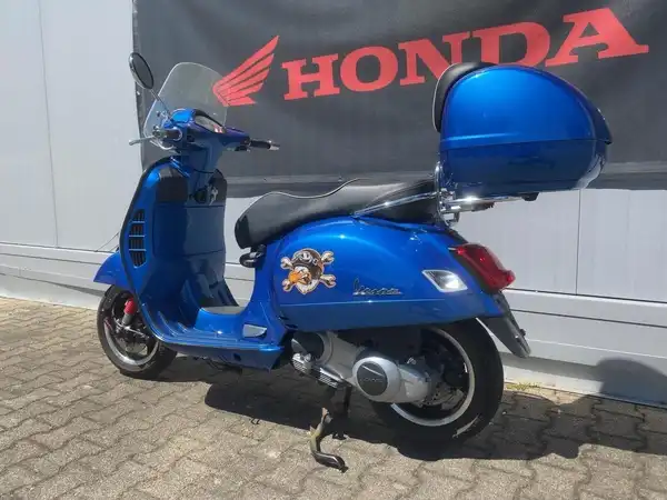VESPA GTS300 Super (3/7)