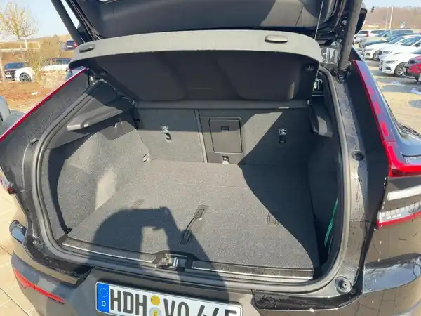 VOLVO C40 (13/15)