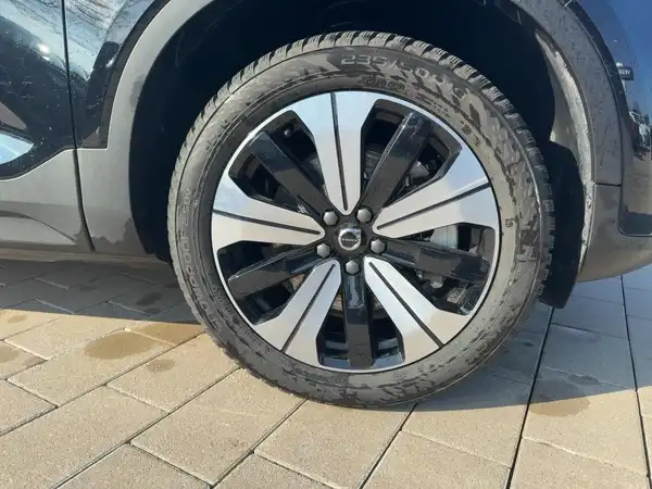 VOLVO C40 (7/15)