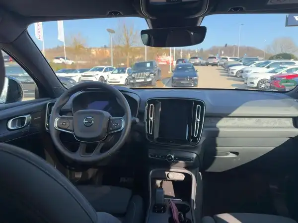 VOLVO C40 (8/15)