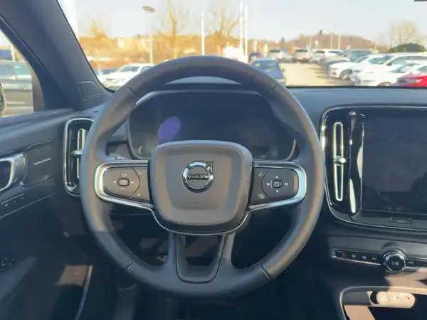 VOLVO C40 (9/15)