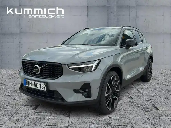 VOLVO C40 (1/15)