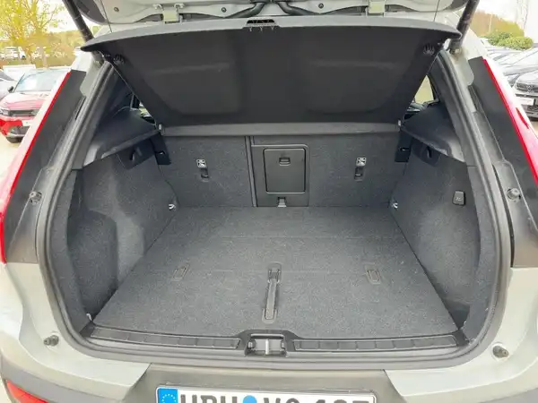 VOLVO C40 (13/15)