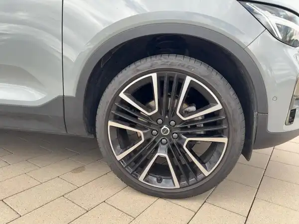 VOLVO C40 (7/15)