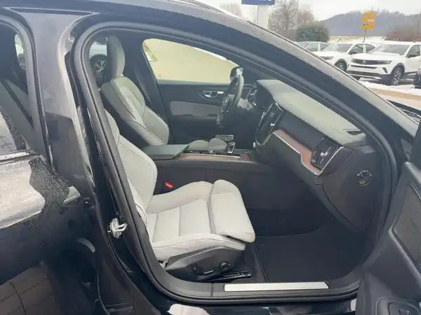 VOLVO V60 (11/15)