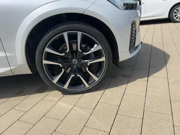 VOLVO XC60 (7/15)