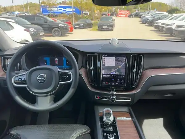 VOLVO XC60 (8/15)