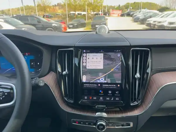 VOLVO XC60 (10/15)