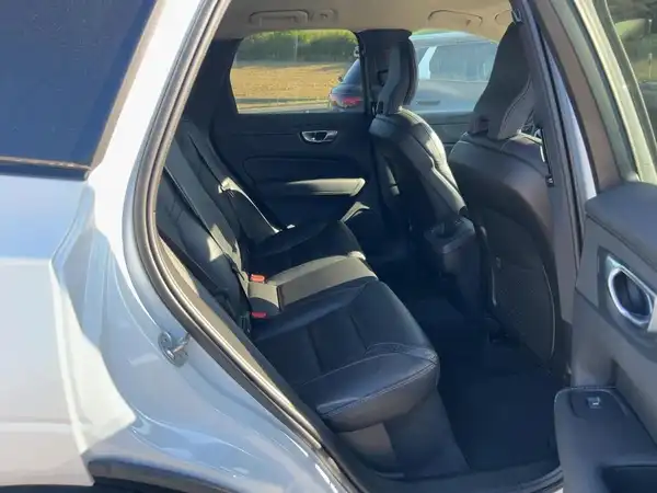 VOLVO XC60 (12/15)