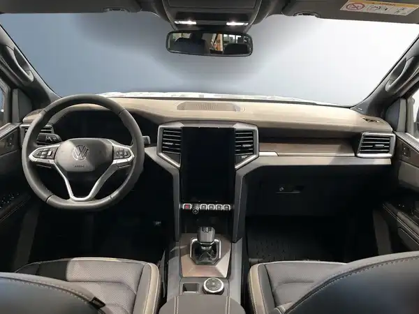 VW AMAROK (18/20)