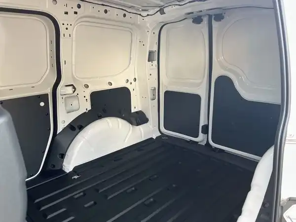 VW CADDY (17/23)