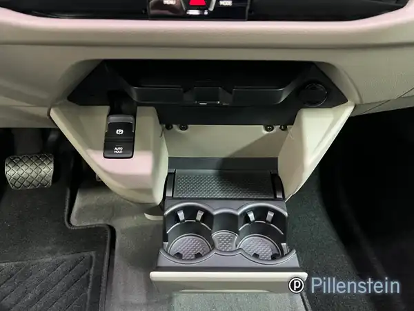 VW CALIFORNIA (17/24)