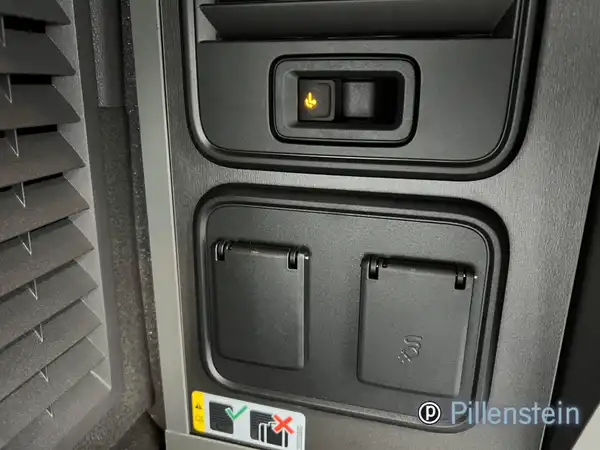 VW CALIFORNIA (20/24)