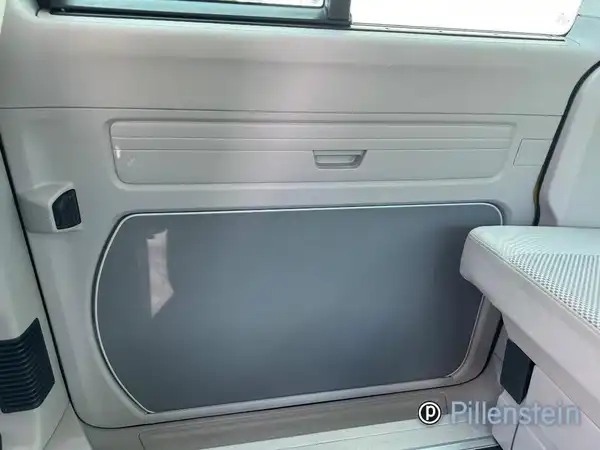 VW CALIFORNIA BEACH (12/16)