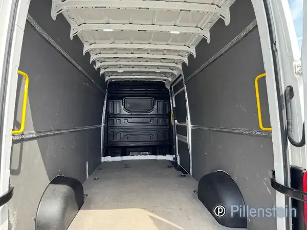 VW CRAFTER (8/10)
