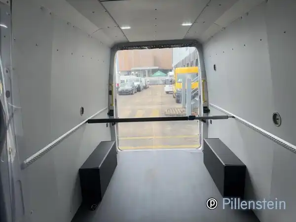 VW CRAFTER (13/16)