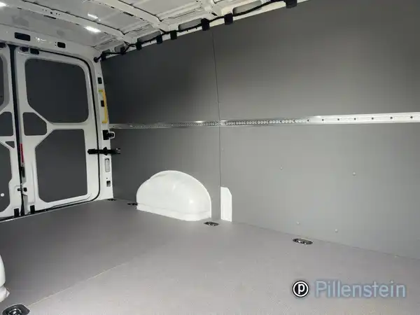 VW CRAFTER (6/11)
