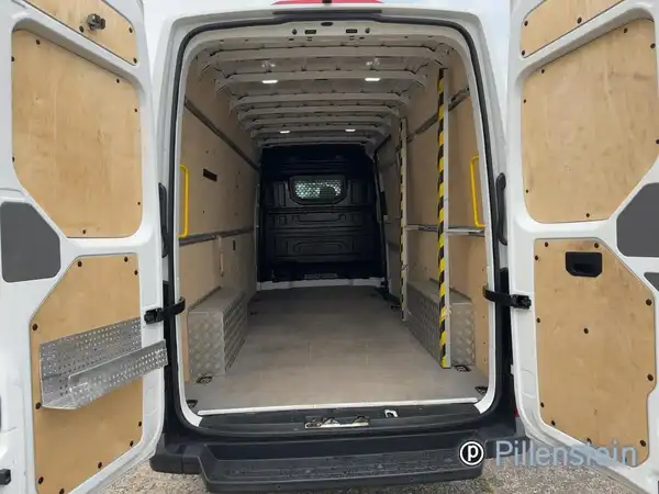 VW CRAFTER (9/10)