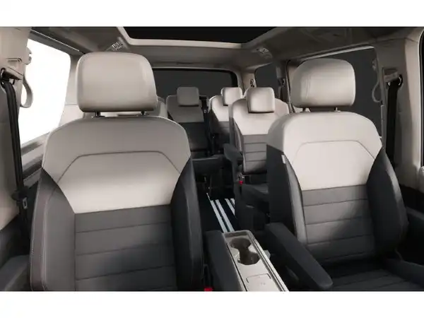 VW DER MULTIVAN (8/11)