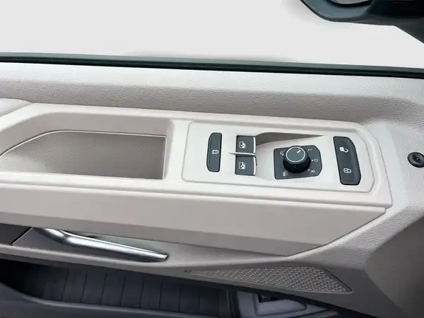 VW DER MULTIVAN (7/20)
