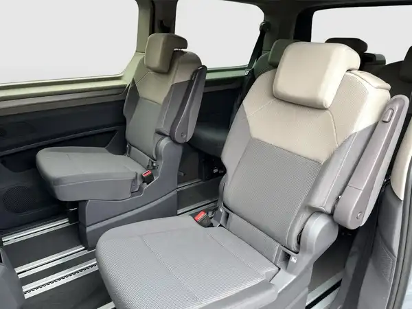 VW DER MULTIVAN (8/20)