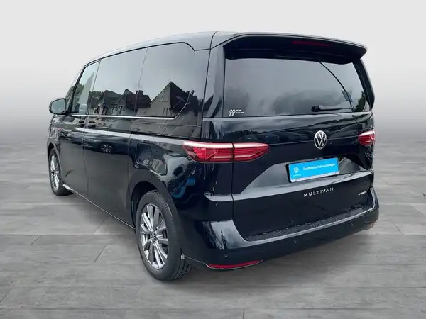 VW DER MULTIVAN (5/23)