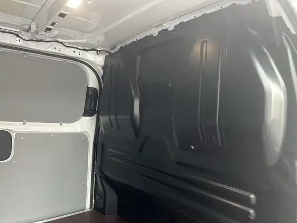 VW DER NEUE TRANSPORTER KASTEN (16/19)