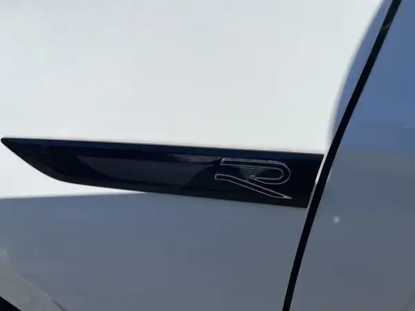 VW GOLF (10/16)
