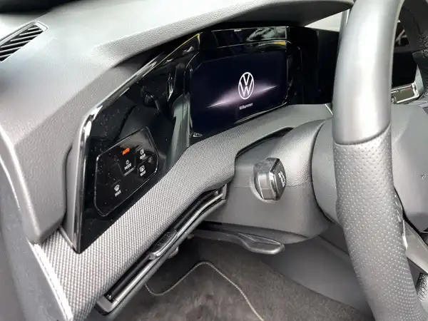 VW GOLF (17/22)