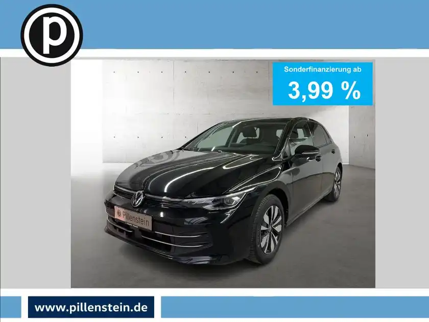 Das Bild zeigt einen schwarzen VW Golf von vorne. Es handelt sich um eine Anzeige mit dem Händlerlogo und einer Finanzierungsinformation.