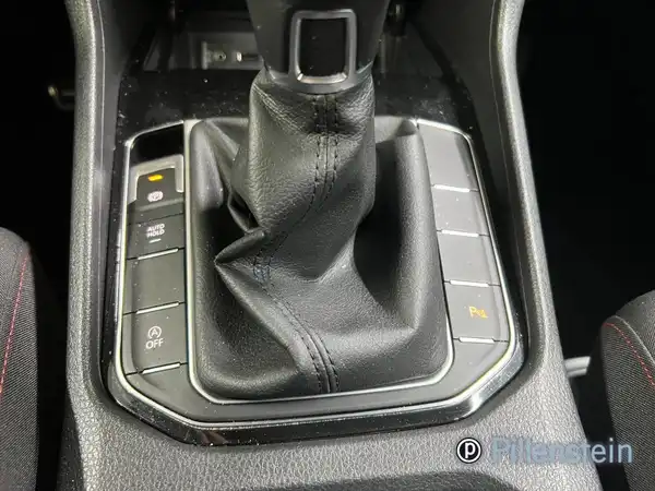 VW GOLF SPORTSVAN (13/16)