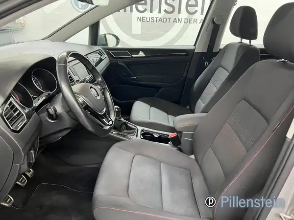 VW GOLF SPORTSVAN (6/16)