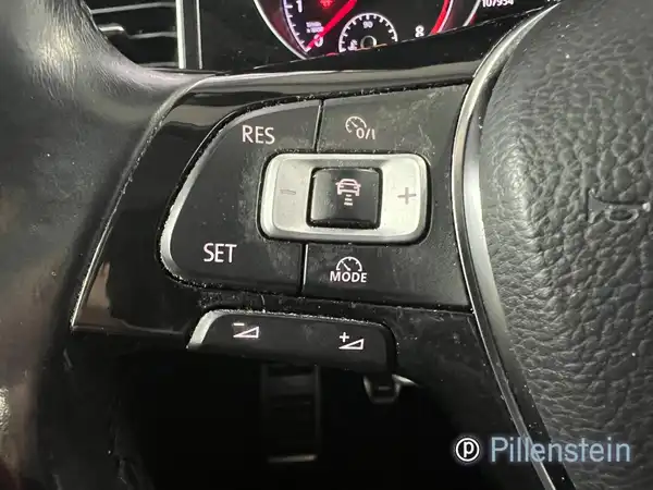 VW GOLF SPORTSVAN (9/16)