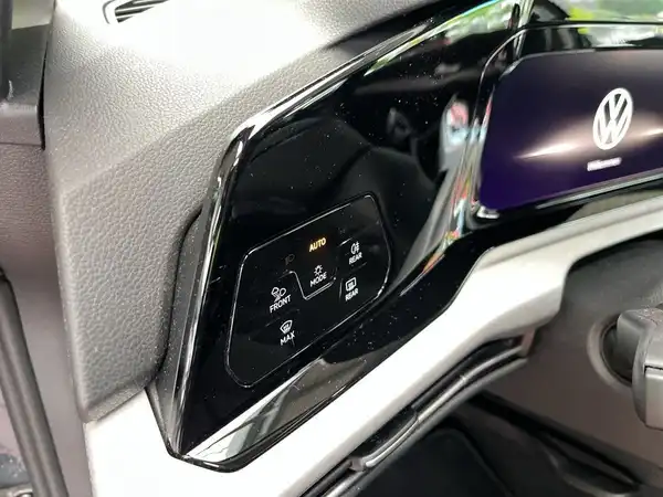 VW GOLF (13/21)