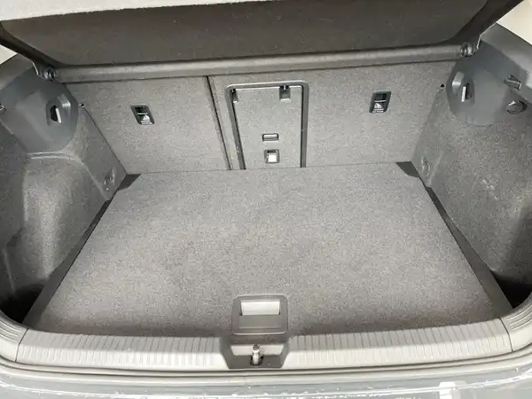 VW GOLF (10/21)
