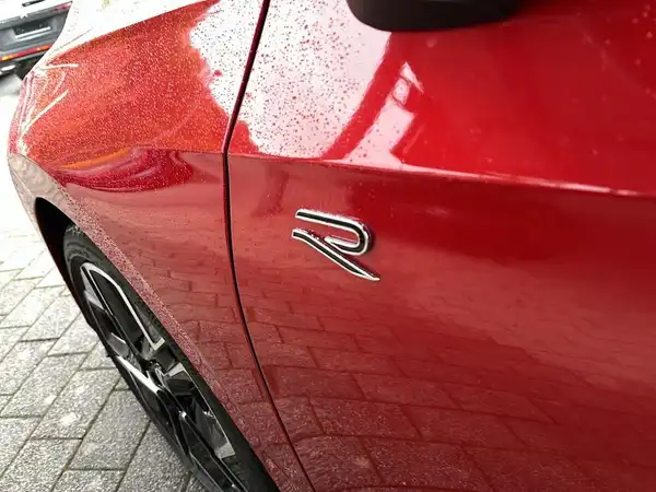 VW GOLF (17/18)