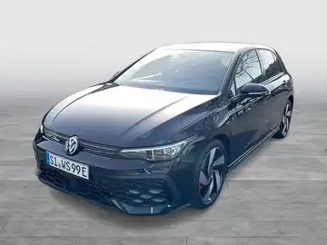 Das Bild zeigt einen schwarzen VW Golf GTI von der Seite.