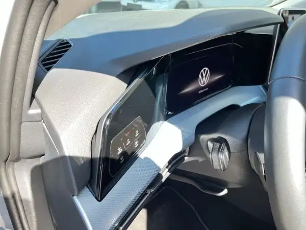 VW GOLF (17/22)