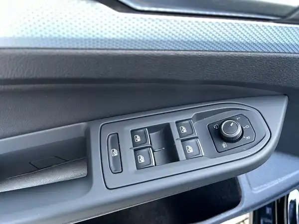 VW GOLF (19/22)