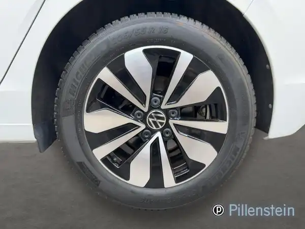 VW GOLF (4/18)